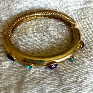 Bracelet with click close